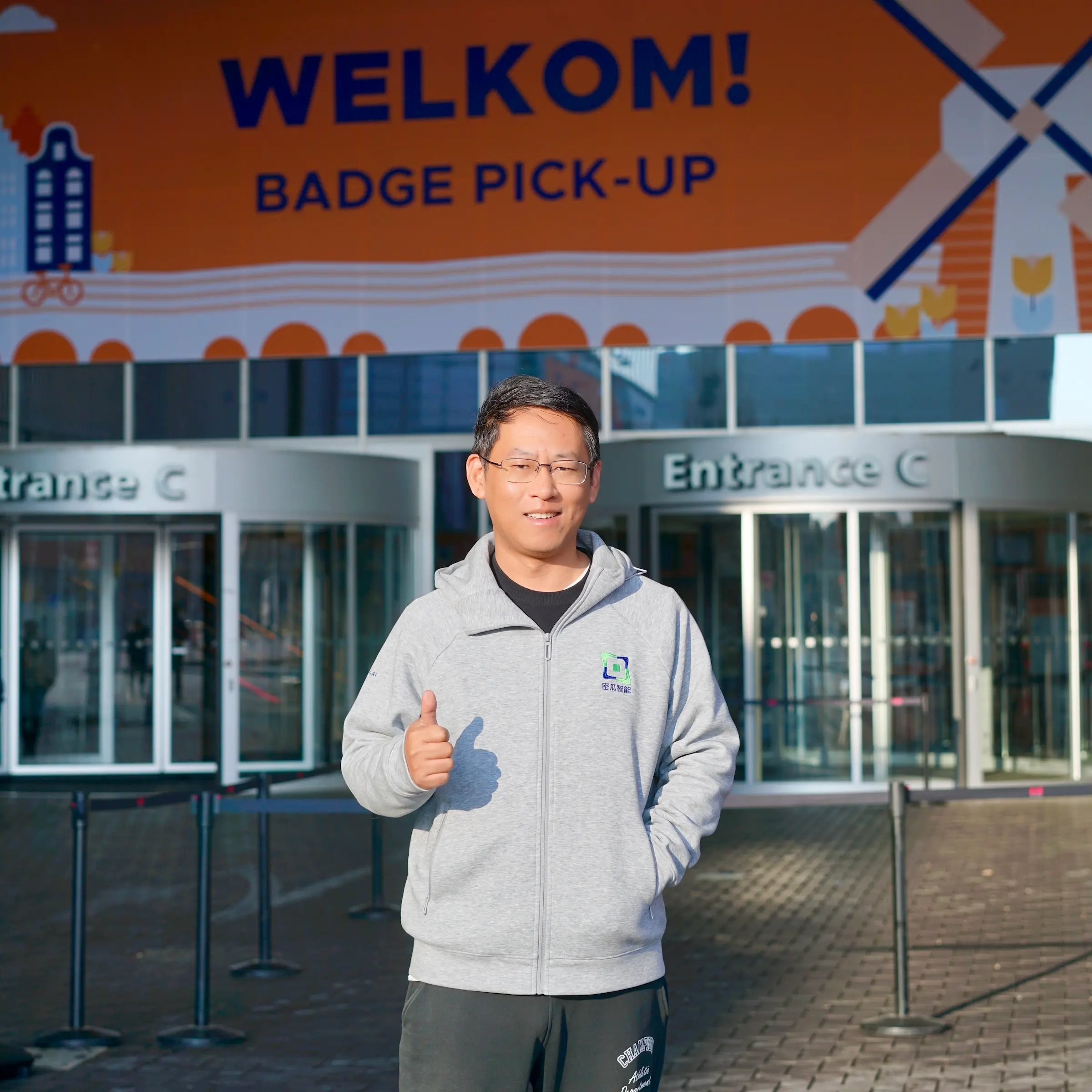 图 1: Jimmy 在 KubeCon EU 2026 的第一天