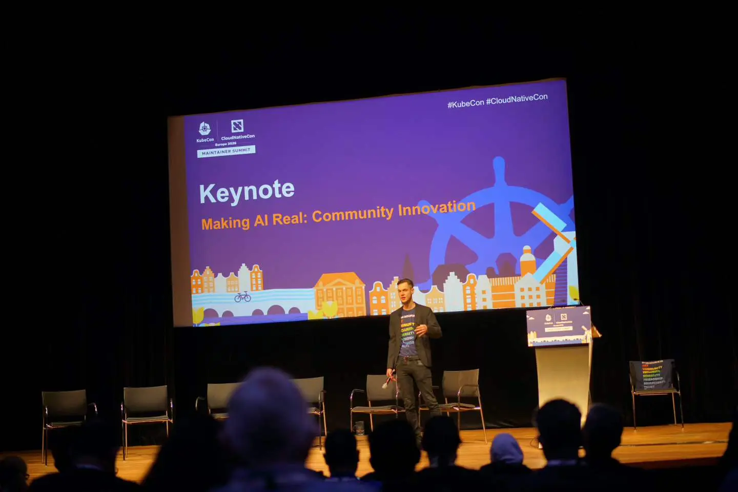 图 2: Maintainer Summit 的主题就是 AI Infra